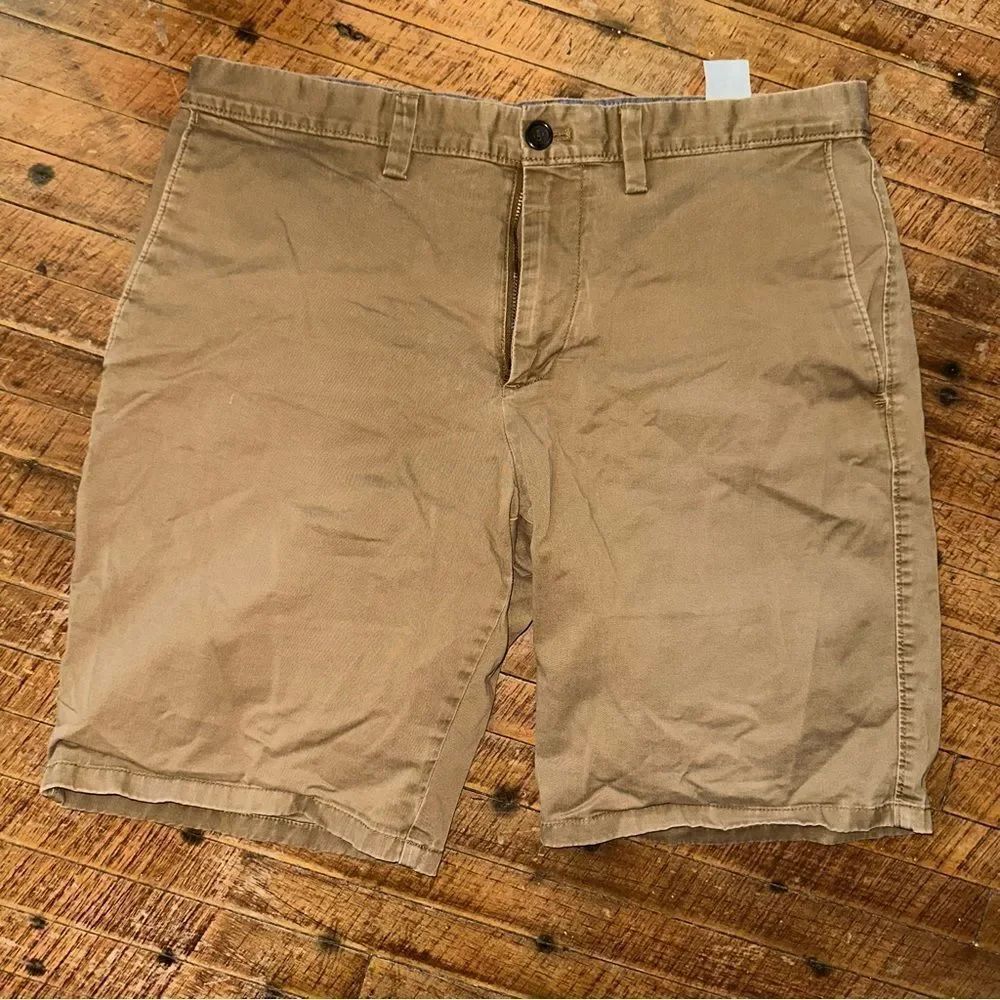 Banana Republic Men's Tan Flat Front Shorts
